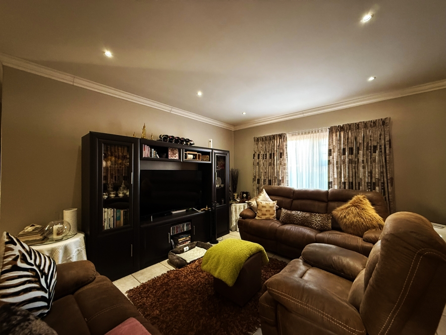 2 Bedroom Property for Sale in Baillie Park North West